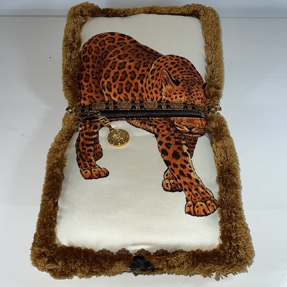 Versace Pillow Talk Silk Wild Leopard Shoulder Bag - Picture 4 of 13